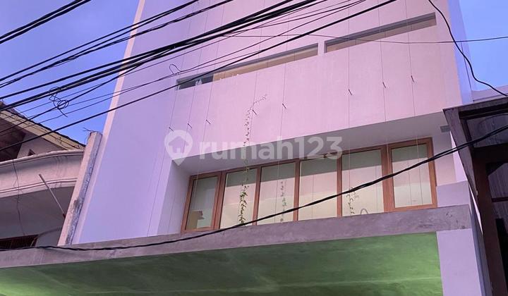 rumah minimalis 3lantai lokasi strategis cibulan 1