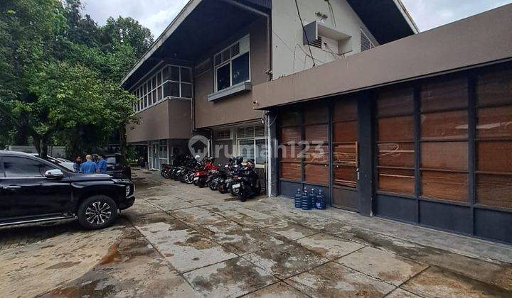 Rumah Besar 2lantai Lokasi Pinggir Jalan Cocok Utk Usaha Dan Kantor  1