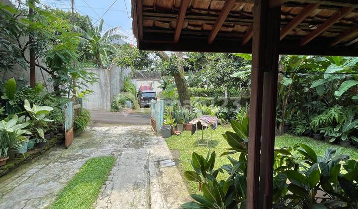 Old House Quiet Location Near Cipete Raya 2