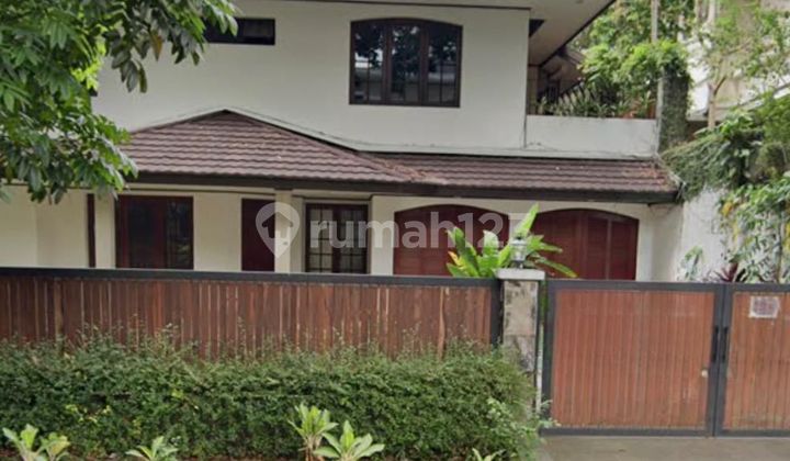 Rumah 2Lantai Dengn Kolam Renngang Lokasi Tenang untuk Kantor 1