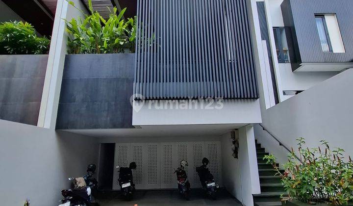 Rumah Baru Minimalis Modern 3lantai Dengan Kolam Renang Cilandak 1