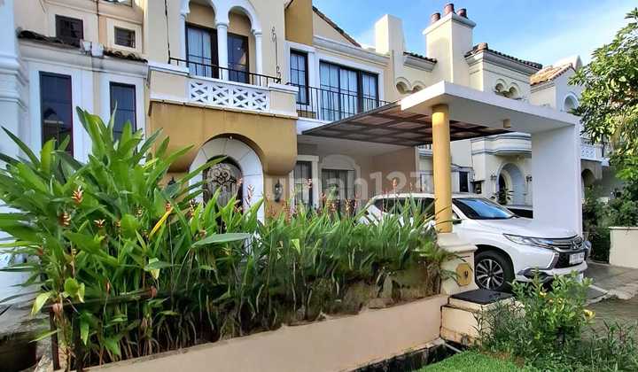 Rumah modern classic 2lantai siap huni dekat mall matahari serpong 
