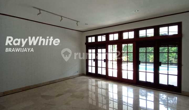 Rumah 2Lantai Dengn Kolam Renngang Lokasi Tenang untuk Kantor 2