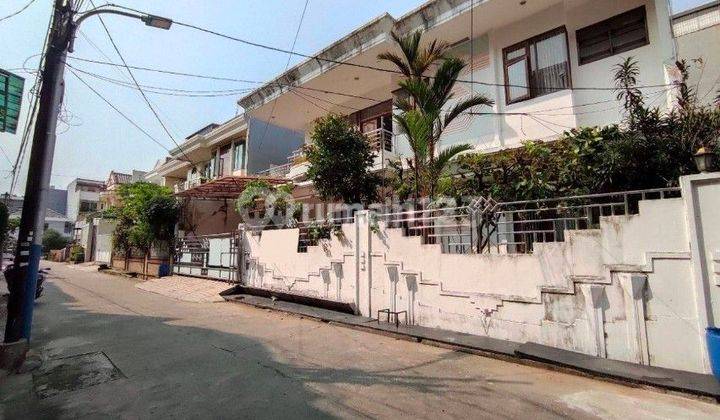 Rumah Mewah Terawat Luas 18x20m² Di Kompleks Thi Jelambar 1