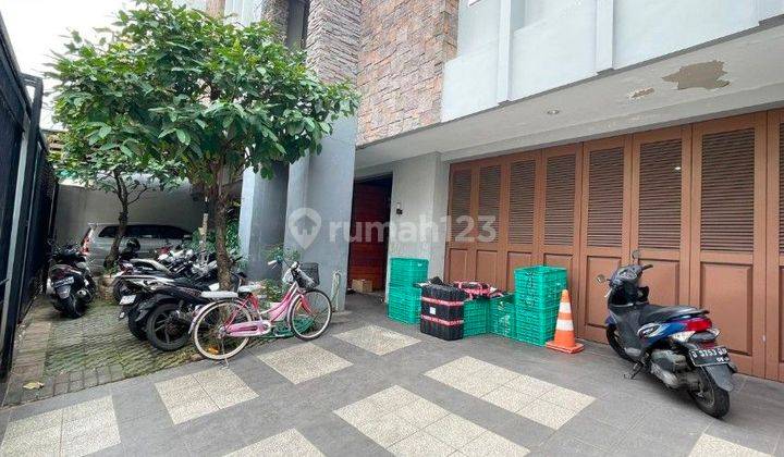 RUMAH MEWAH LUAS 18X20M² DI KOMPLEK THI JELAMBAR 2