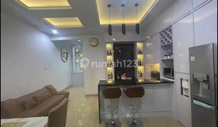 Rumah Mewah Luas 5.7x20m² Di Kompleks Kavling Polri Jelambar 1