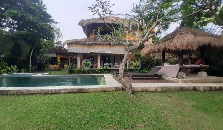 Villa Monthly lease with 2 bedrooms in Bumbak 11