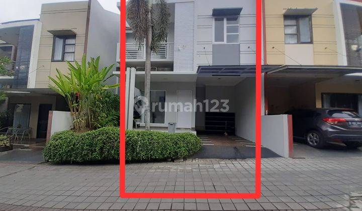 Rumah Jual 2 Lantai di Ganidha Residence Kerobokan Kuta Utara  1