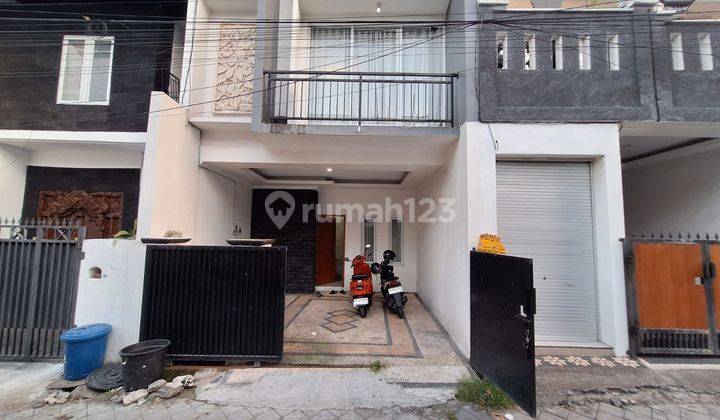 Rumah 2 Lantai 3 Bedrooms dengan fasilitas Furnished di Padang Sambian Denpasar Barat 1