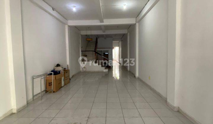 Shophouse for sale in densely populated area of West Denpasar 2