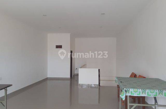 RENT shophouse on Jalan Raya Kerobokan near Seminyak Kuta 2