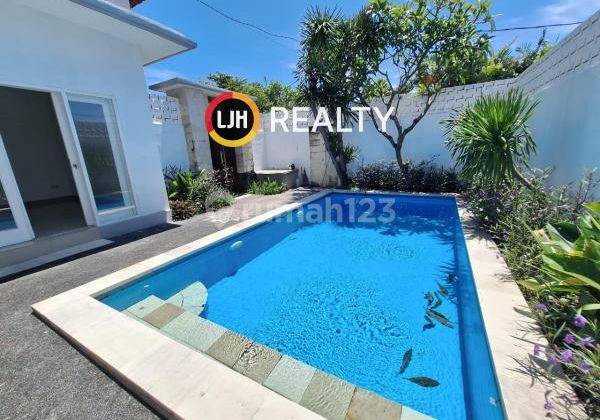 Villa for rent at Kerobokan Klod, Kuta Utara, strategic location, well maintained, close to Canggu area 1