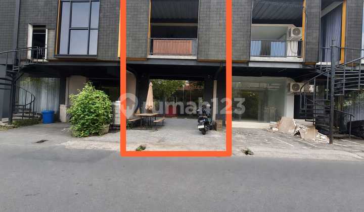 3-Story Shophouse for Sale - Echo Beach Canggu, Bali 1