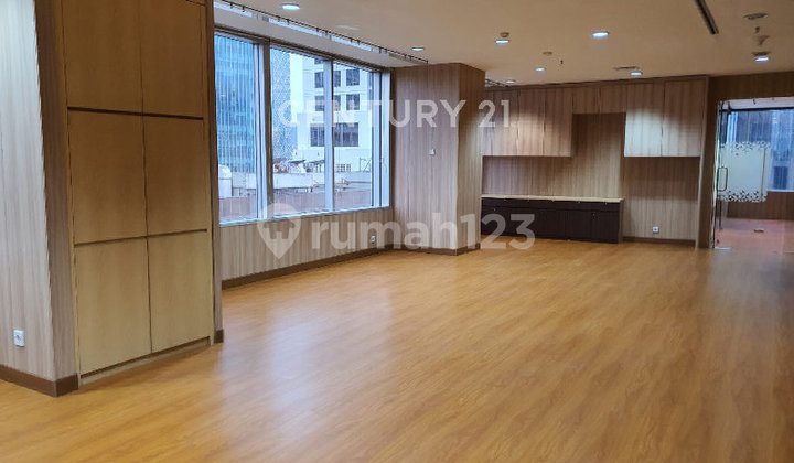 Sudirman Tower Jakarta Area 300M2 8th Floor Semi Furnished