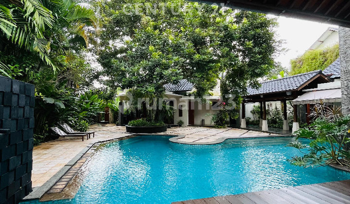 Rumah Mewah 2000 Meter di Cilandak Siap Huni Rumah Mewah 2000 Meter di Cilandak Siap Huni