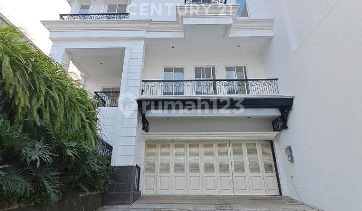 Rumah Baru Lebak Bulus Dekat South Quarter Dilengkapi Lift