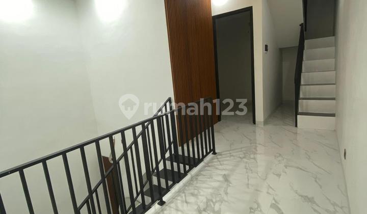 rumah bangunan baru modern 2 lantai di bojongsoang