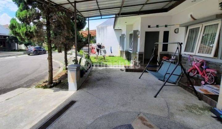 Disewakan Rumah Bagus di Singgasana Pradana, Bandung 1