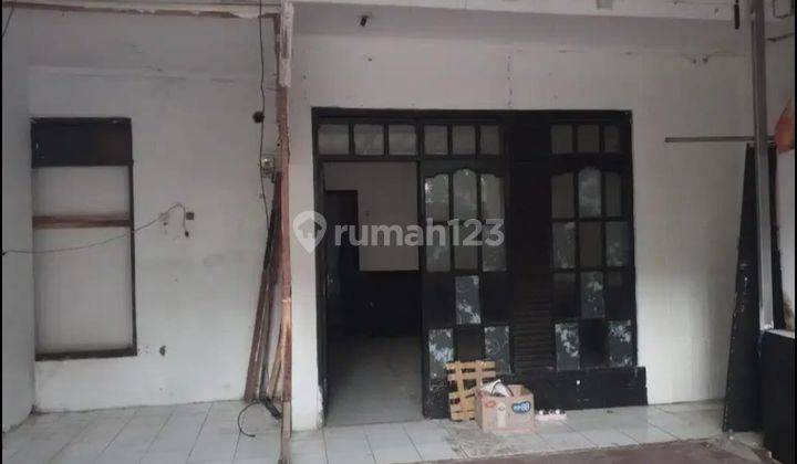 Disewakan Rumah Bagus di Ciateul, Bandung 9