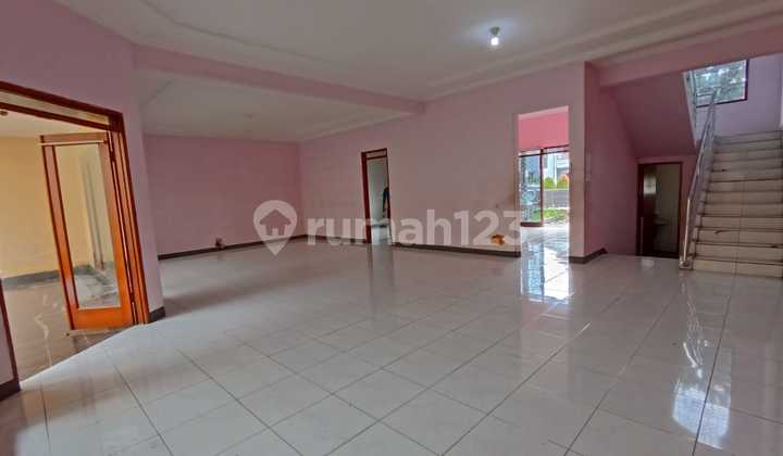 Disewakan Rumah Bagus Unfurnished di Mekar Wangi, Bandung 4