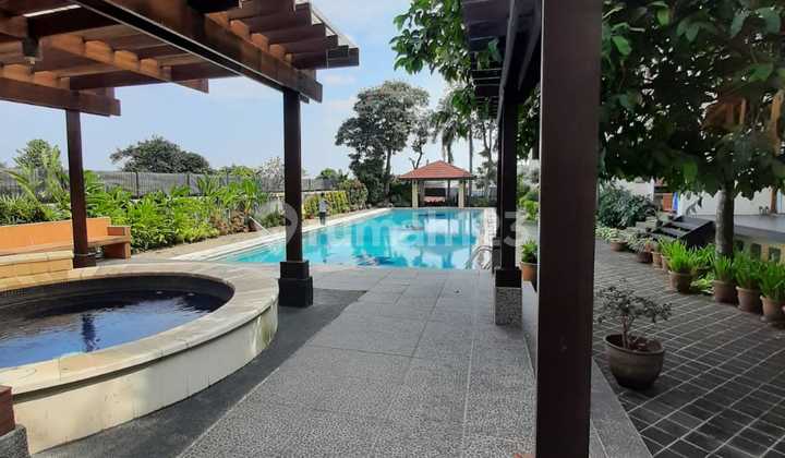 Disewakan Rumah Cantik Furnished di Setraduta Lavida Townhouse 5