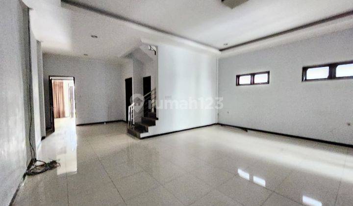 Disewakan Rumah Modern Cantik di Mainroad Mekar Wangi 1