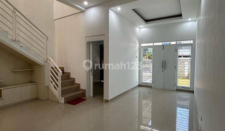 Disewakang Rumah Baru Minimalis di Komplek Turangga 2