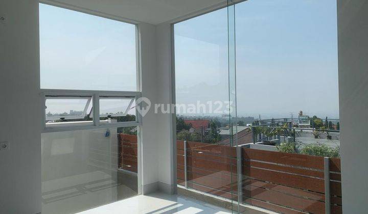 Dijual Rumah Barui Modern Siap Huni 2 Lantai di Setiabudi Regency 1