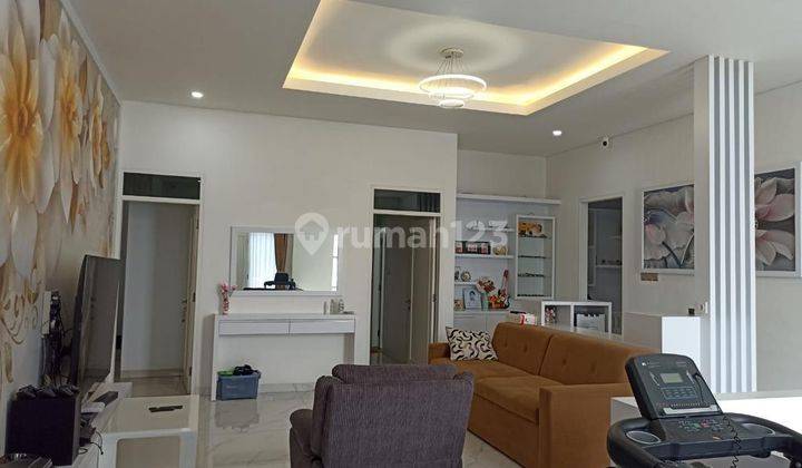 Rumah Dijual Lux Mewah 3 Lantai di Mekar Wangi 2