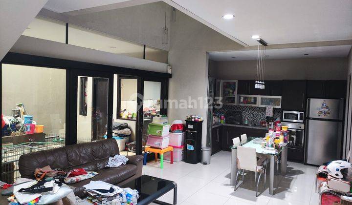 Rumah Dijual Modern Minimalis di Komplek Singgasana 1