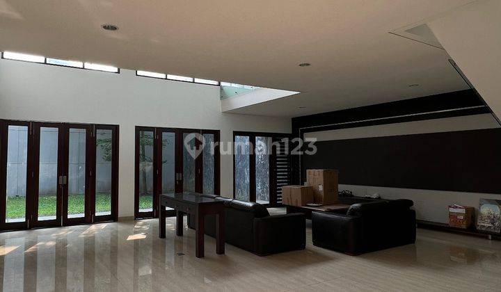 Rumah Disewa Modern Nyaman di Setrasari Kulon 1