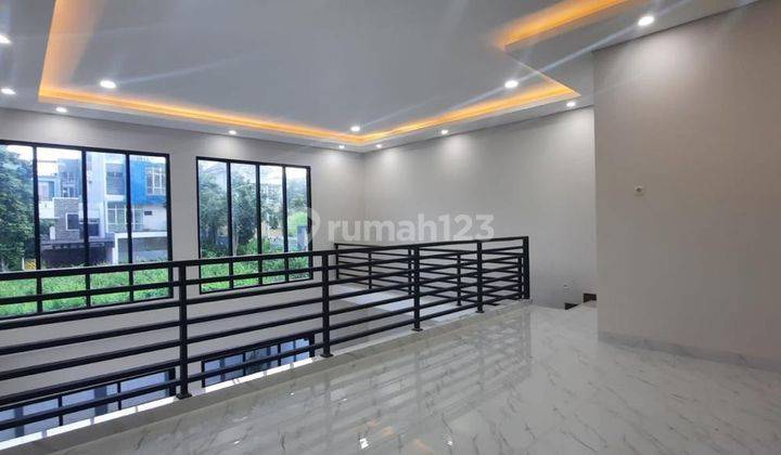 Dijual Rumah Lux Bangunan Baru di Sentul Citty 2