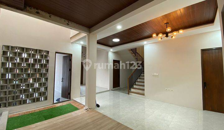 Rumah Baru Cantik 2 Lantai di Sayap Bkr  1