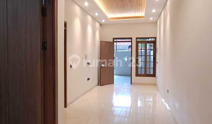 Rumah Taman Holis 1 Baru Renovasi Siap Huni Rumah Taman Holis 1 Baru Renovasi Siap Huni