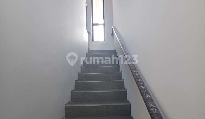 rumah 2 lantai bangunan baru di kota baru parahyangan 2