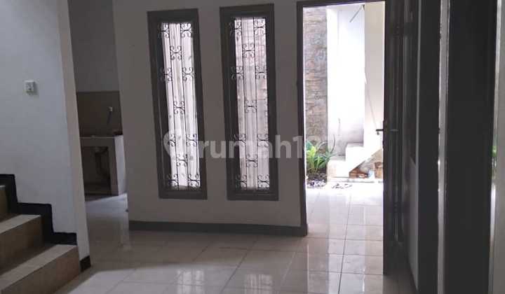 rumah minimalis modern lokasi di kembar  1