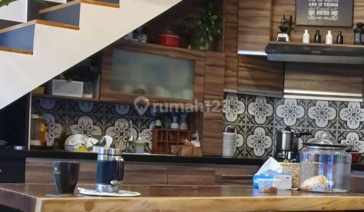 rumah nuansa villa terawat siap huni di sariwangi 1