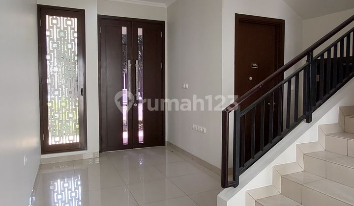 rumah nyaman modern 2 lantai di summarecon 