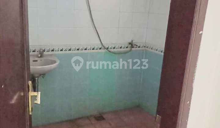 ruko 2 lantai di holis area lokasi strategis 2