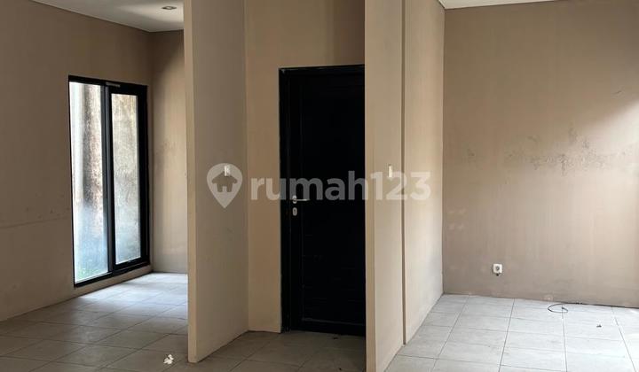 rumah strategis nyaman di sayap karapitan 2