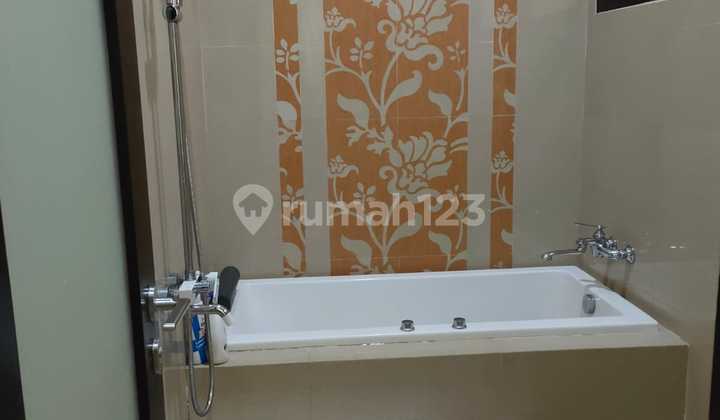 modern comfortable house in a strategic location in Sayap Leuwi Panjang 2