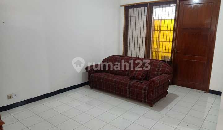 rumah furnished nyaman 2 lantai di setra duta rumah furnished nyaman 2 lantai di setra duta