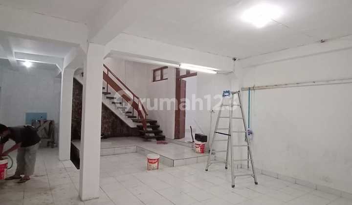 rumah besar sudah direnovasi di sayap gardujati 2