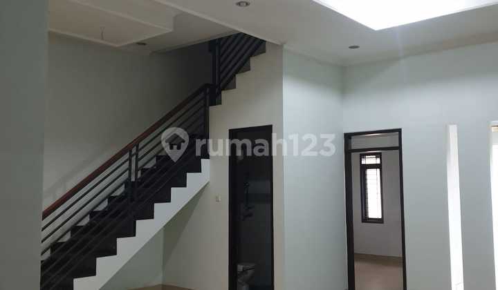 Rumah Singgana Mekarwangi 2 Lantai Siap Hunii