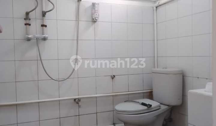 rumah terawat dan nyaman 2 lantai di turangga 2