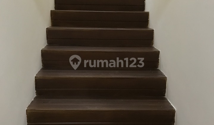 A modern comfortable house located in the Cibeureum wing. 2