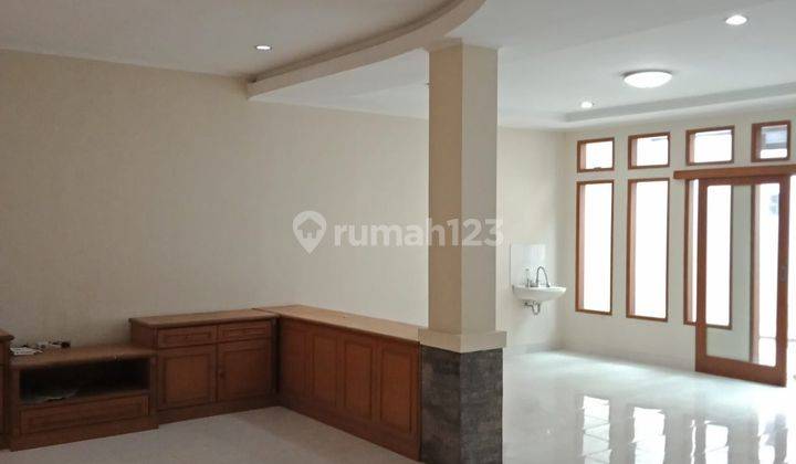 rumah bisa untuk kantor atau tempat tinggal di hegarmanah 1