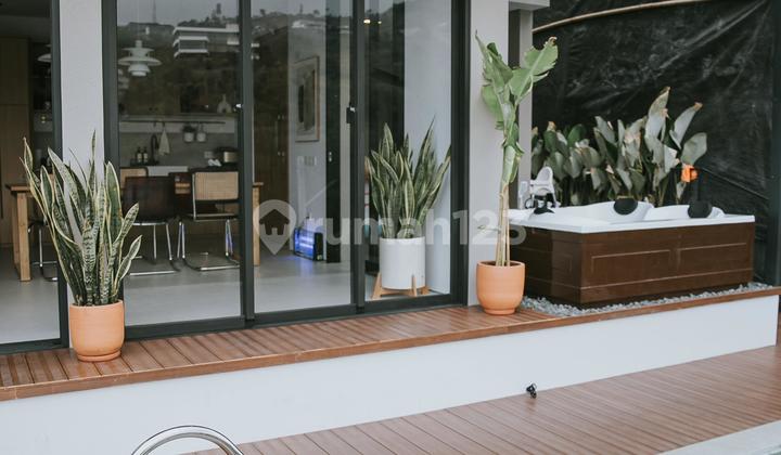 Rumah Villa Daerah Dago Bandung Full Furnish Ada Kolam Renang