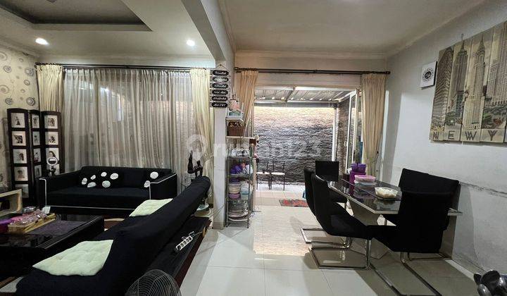 Rumah Minimalis 2 Lantai Bagus Unfurnished SHM Jakarta Selatan 2