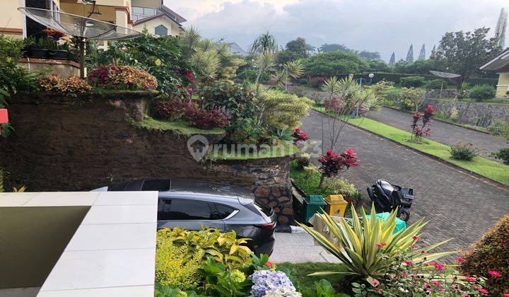 Villa Nyaman Siap Huni Dikelilingi Pemandangan Lotus Puncak 2